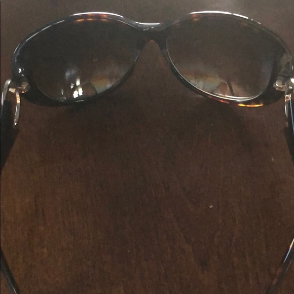 Gucci sunglasses. - Picture 6 of 7